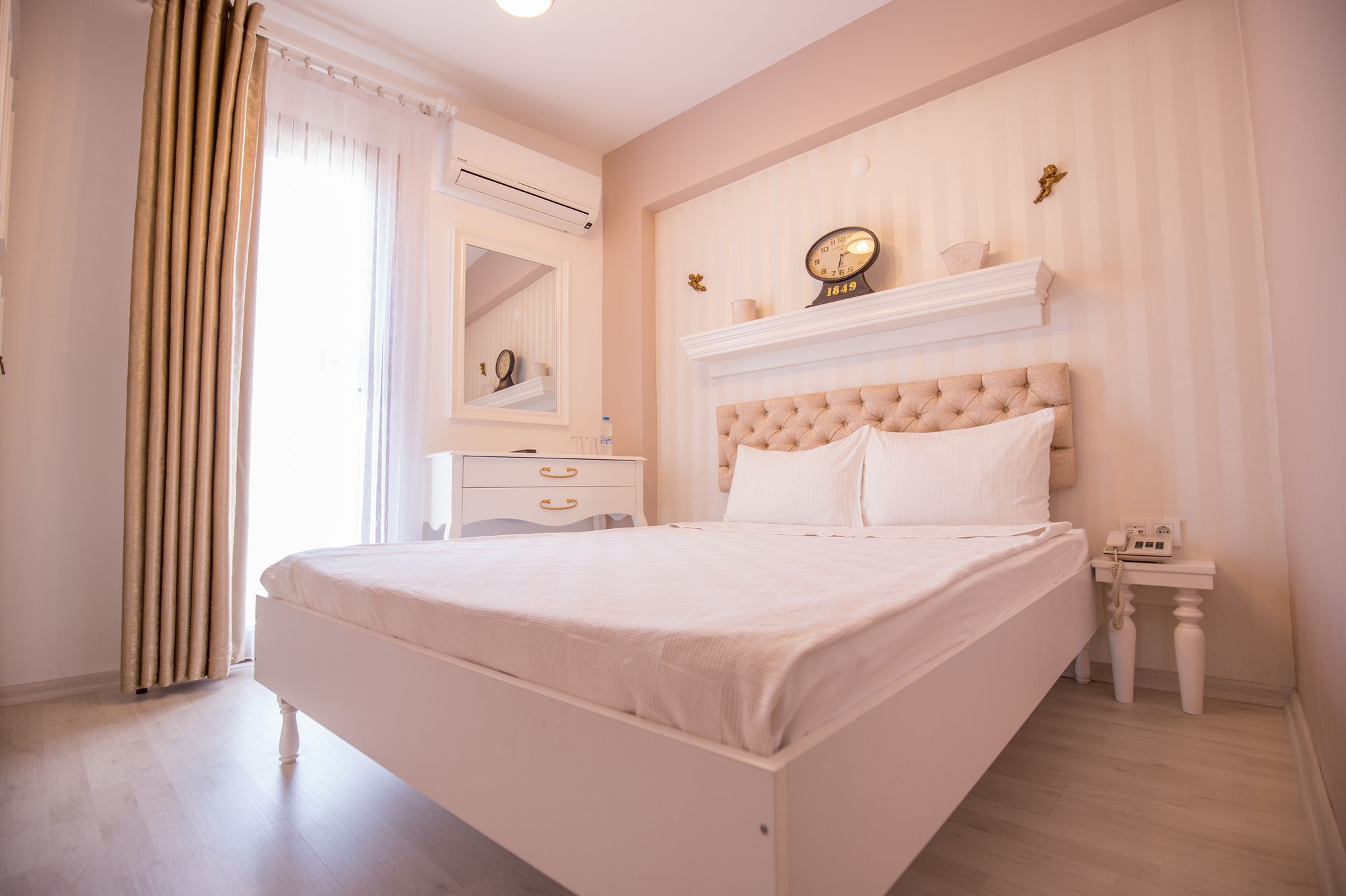 Menendi Otel Fokaja Zewnętrze zdjęcie