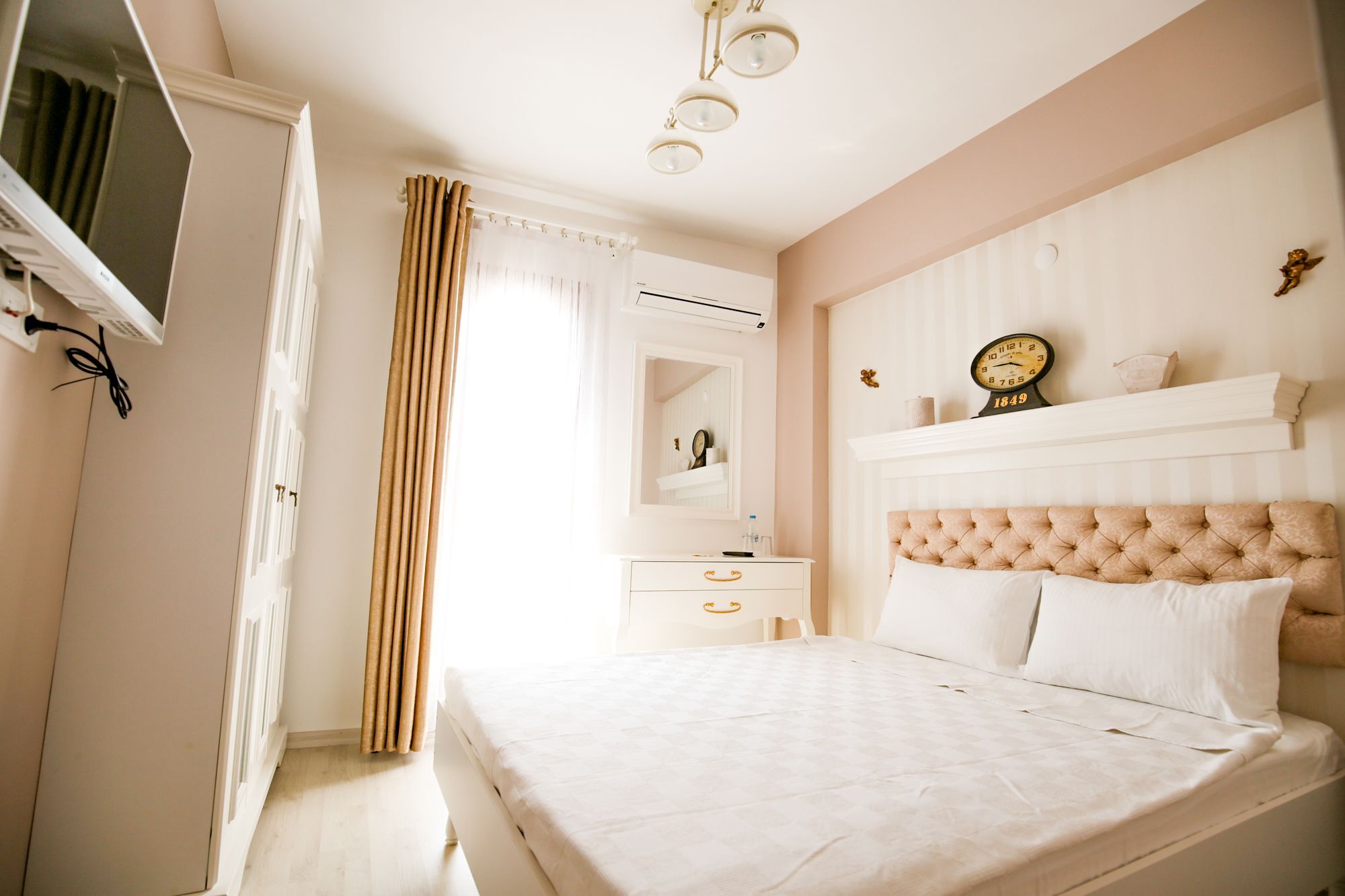 Menendi Otel Fokaja Zewnętrze zdjęcie