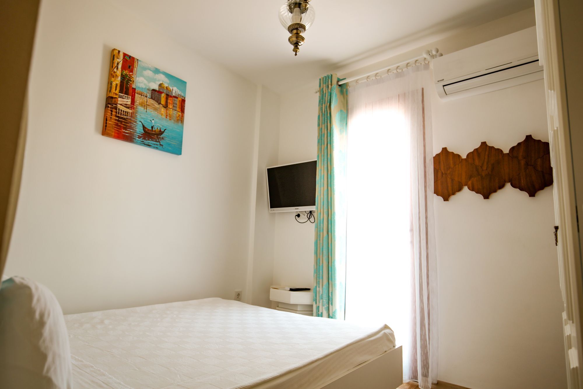Menendi Otel Fokaja Zewnętrze zdjęcie