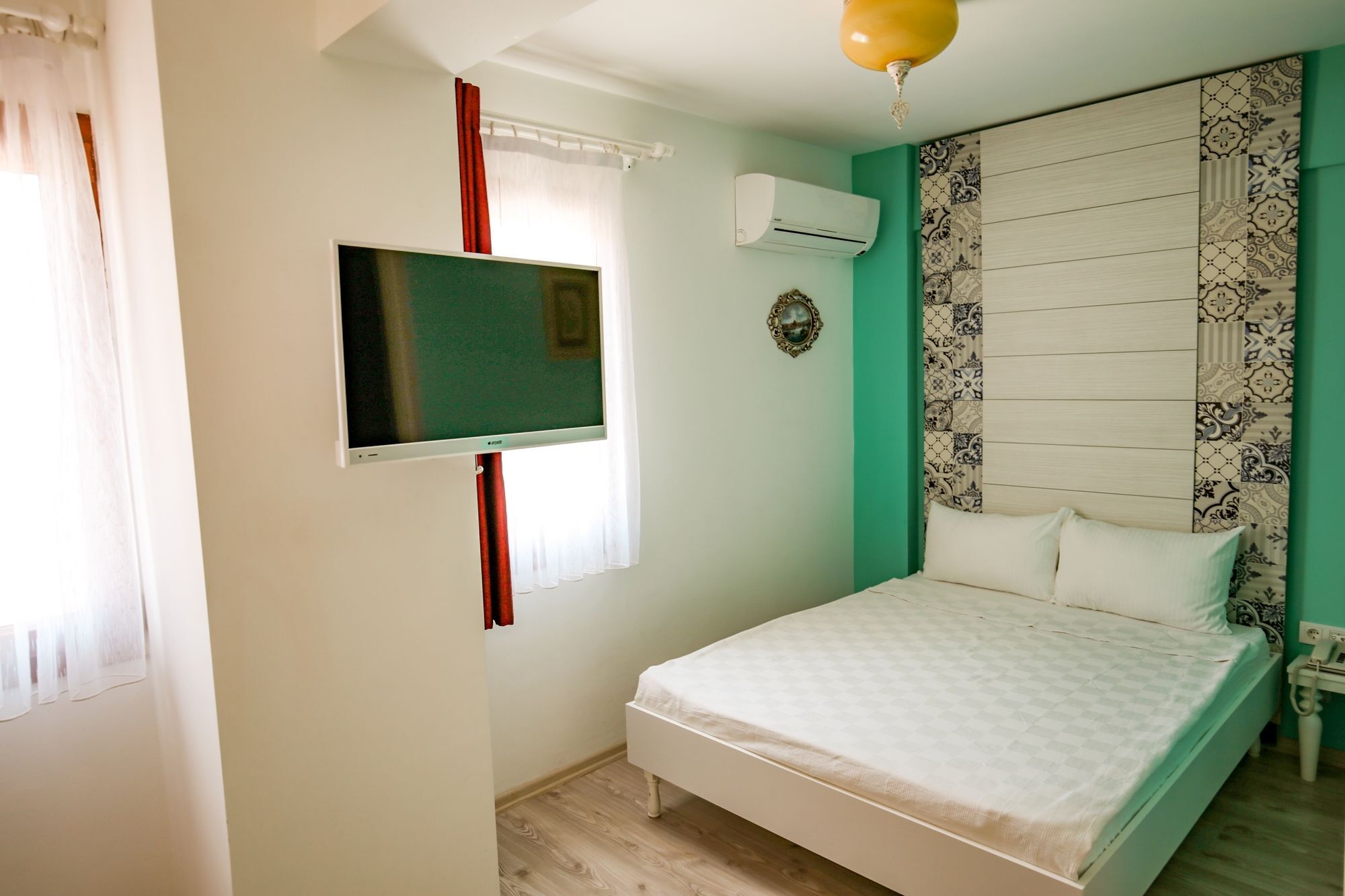 Menendi Otel Fokaja Zewnętrze zdjęcie