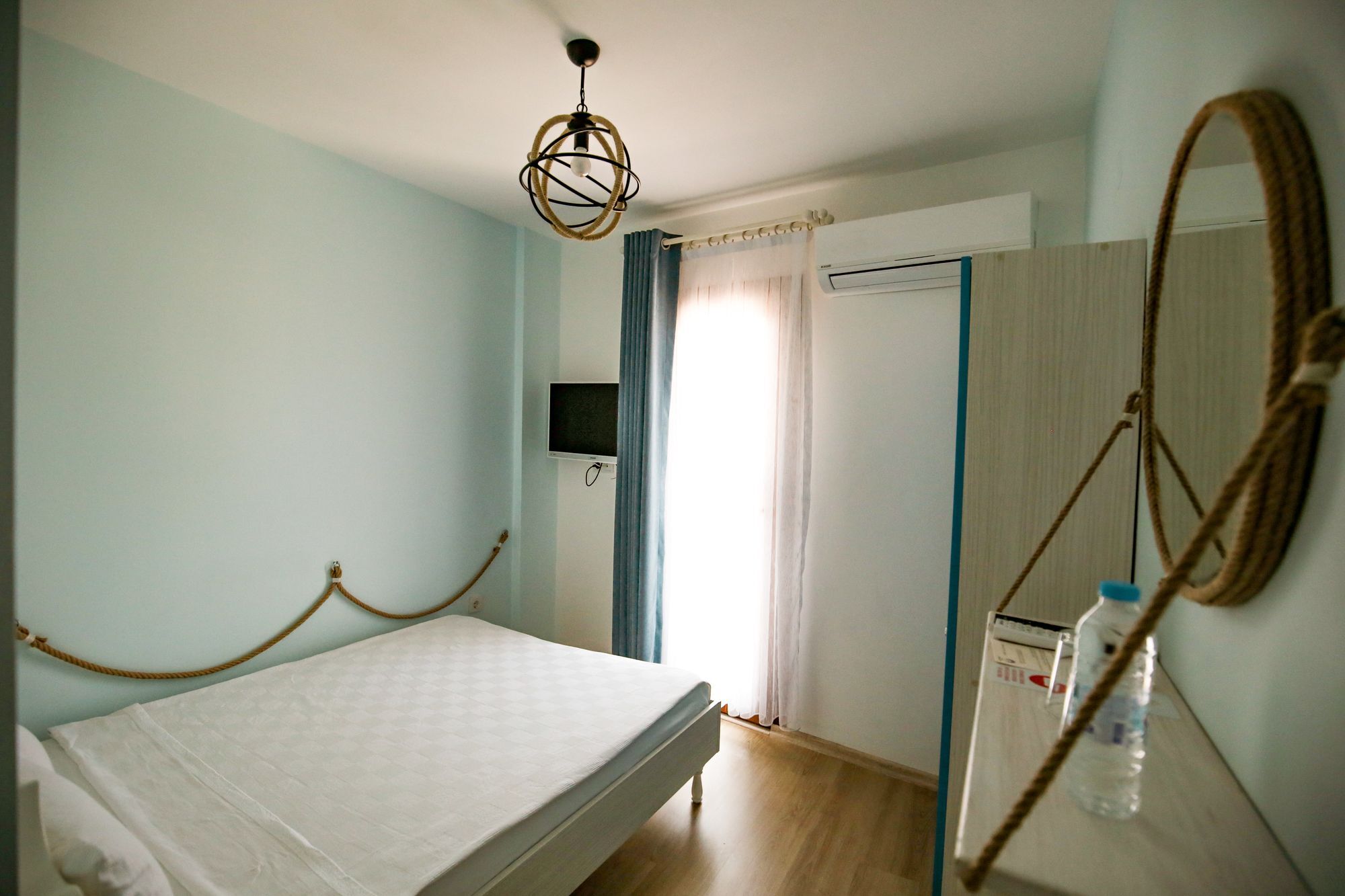 Menendi Otel Fokaja Zewnętrze zdjęcie